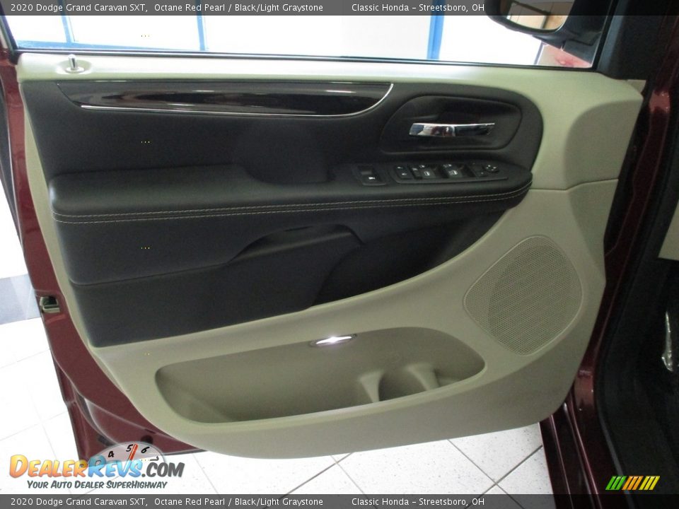 2020 Dodge Grand Caravan SXT Octane Red Pearl / Black/Light Graystone Photo #27