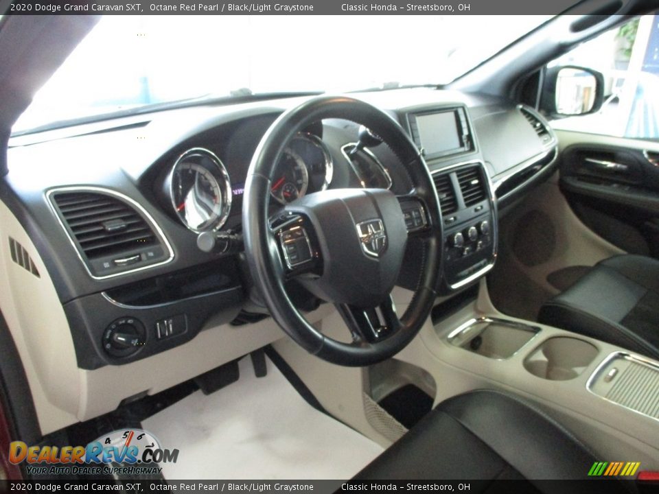 2020 Dodge Grand Caravan SXT Octane Red Pearl / Black/Light Graystone Photo #28