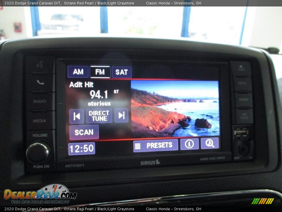 2020 Dodge Grand Caravan SXT Octane Red Pearl / Black/Light Graystone Photo #34