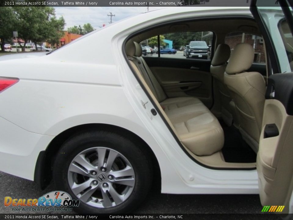 2011 Honda Accord SE Sedan Taffeta White / Ivory Photo #23