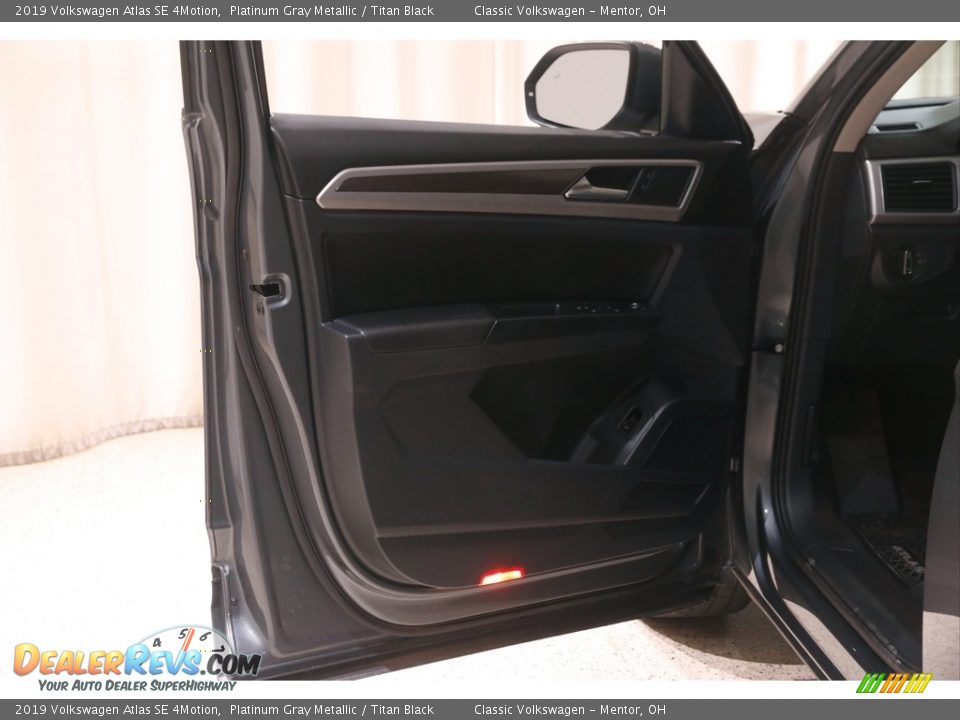 2019 Volkswagen Atlas SE 4Motion Platinum Gray Metallic / Titan Black Photo #4