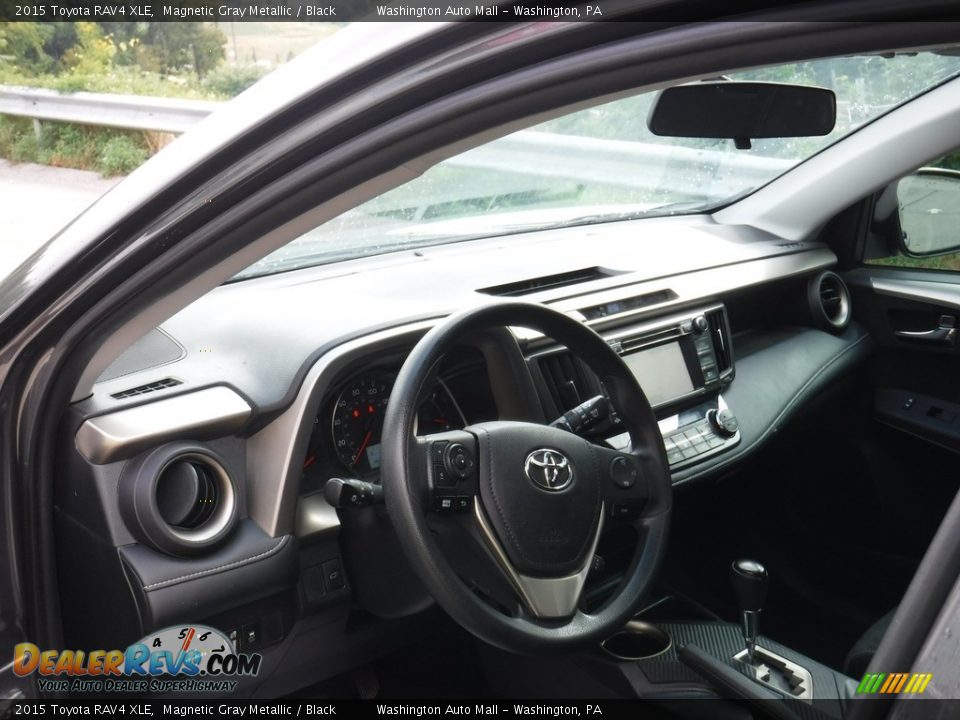 2015 Toyota RAV4 XLE Magnetic Gray Metallic / Black Photo #18
