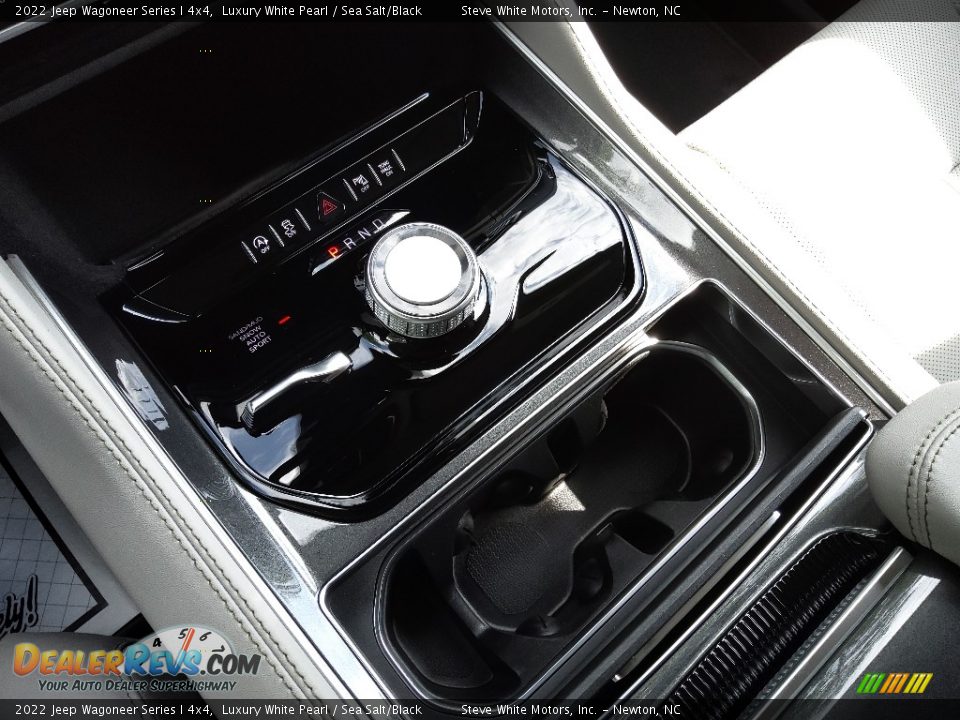 2022 Jeep Wagoneer Series I 4x4 Shifter Photo #29