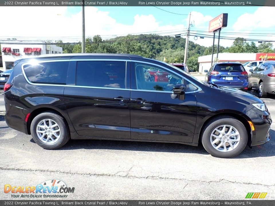 2022 Chrysler Pacifica Touring L Brilliant Black Crystal Pearl / Black/Alloy Photo #7