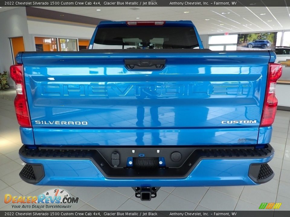 2022 Chevrolet Silverado 1500 Custom Crew Cab 4x4 Glacier Blue Metallic / Jet Black Photo #3