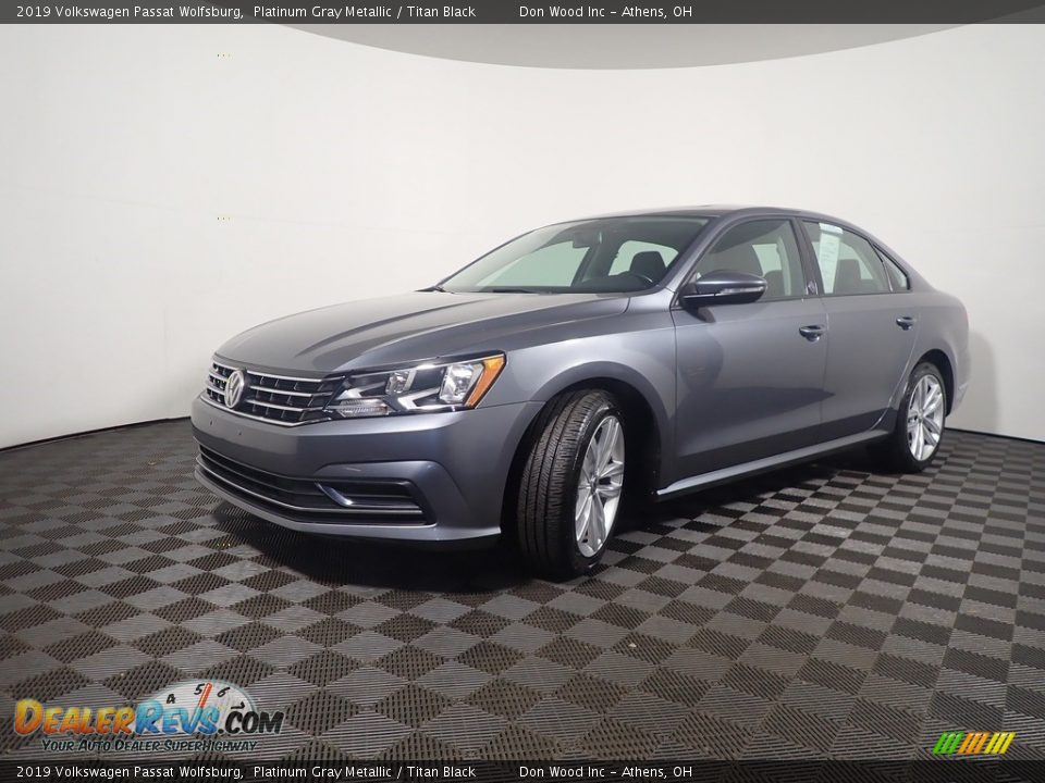 2019 Volkswagen Passat Wolfsburg Platinum Gray Metallic / Titan Black Photo #8