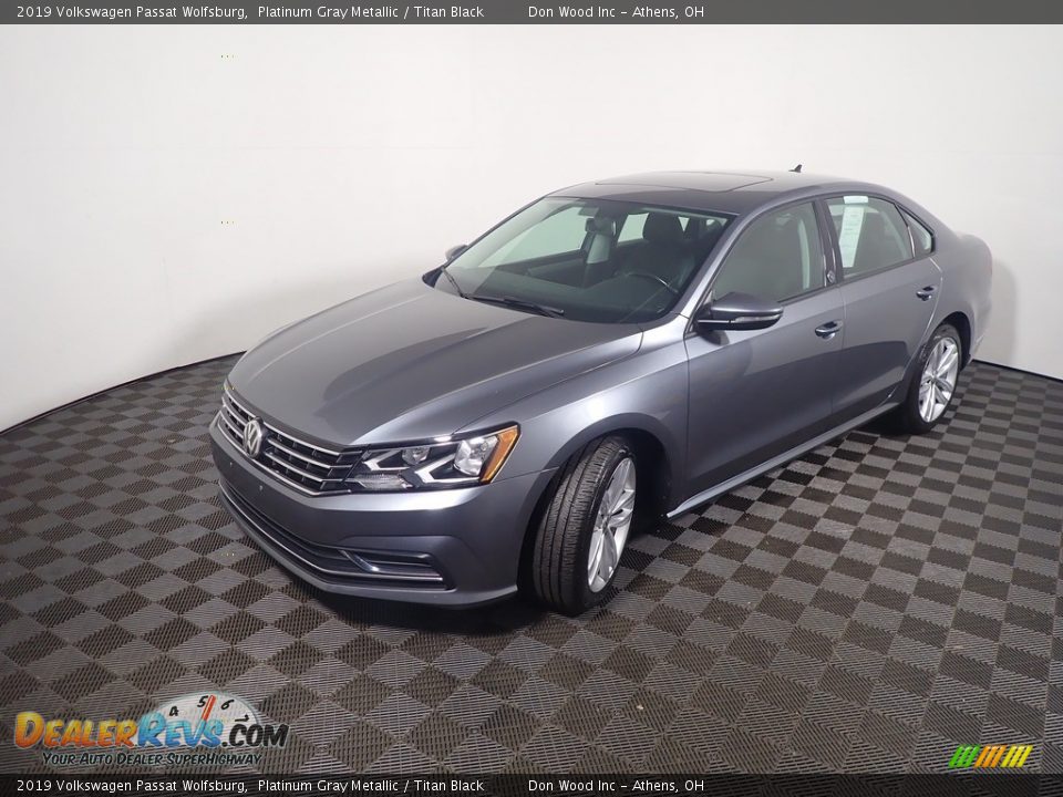 2019 Volkswagen Passat Wolfsburg Platinum Gray Metallic / Titan Black Photo #9