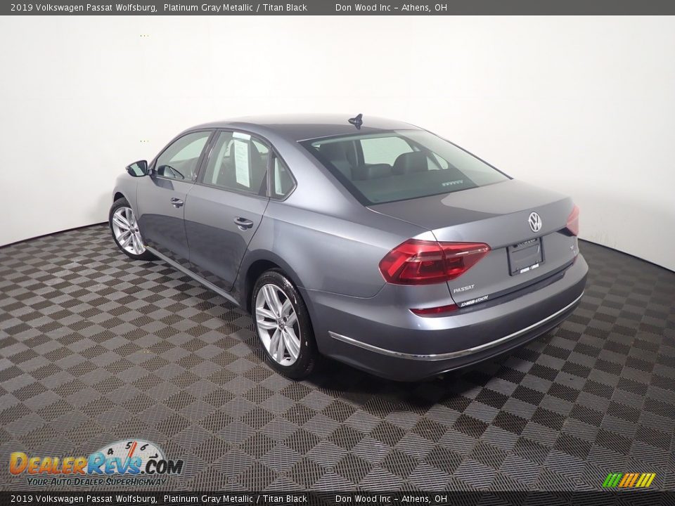 2019 Volkswagen Passat Wolfsburg Platinum Gray Metallic / Titan Black Photo #11