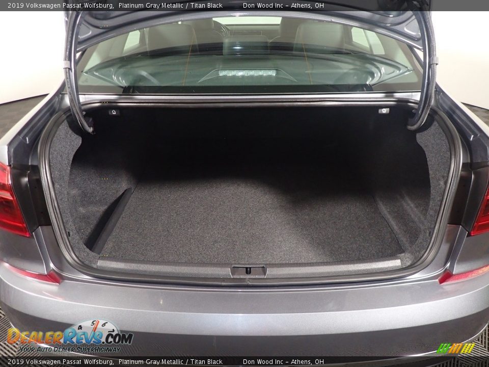 2019 Volkswagen Passat Wolfsburg Platinum Gray Metallic / Titan Black Photo #14