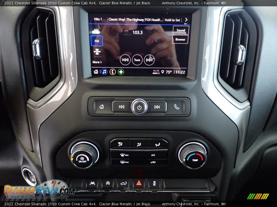 Controls of 2022 Chevrolet Silverado 1500 Custom Crew Cab 4x4 Photo #20