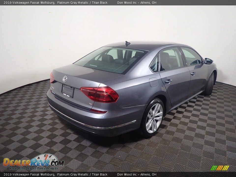 2019 Volkswagen Passat Wolfsburg Platinum Gray Metallic / Titan Black Photo #16