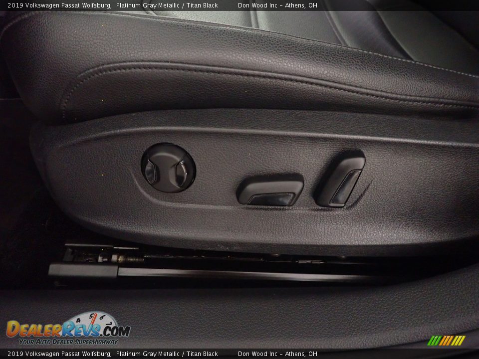 2019 Volkswagen Passat Wolfsburg Platinum Gray Metallic / Titan Black Photo #20