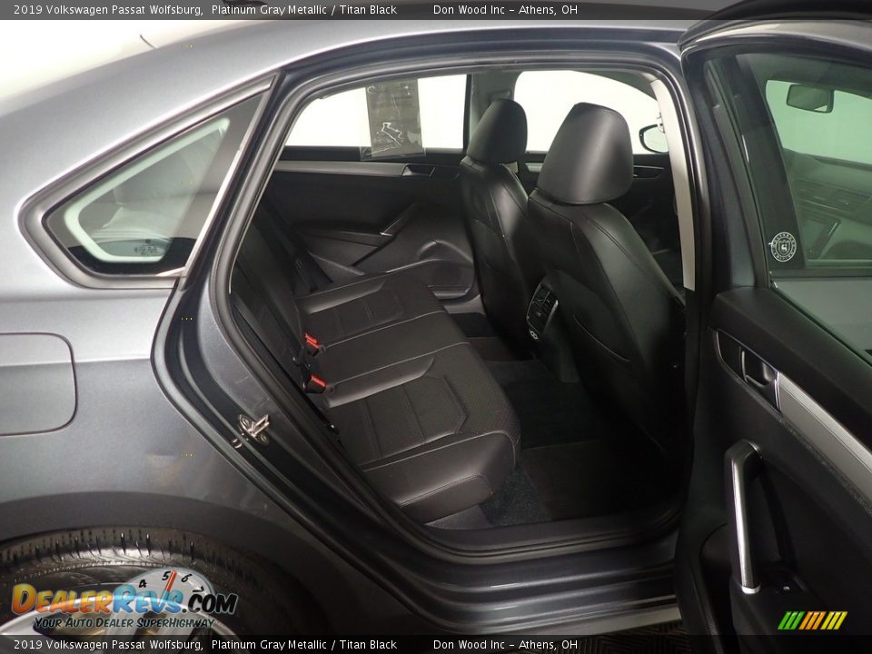 2019 Volkswagen Passat Wolfsburg Platinum Gray Metallic / Titan Black Photo #34