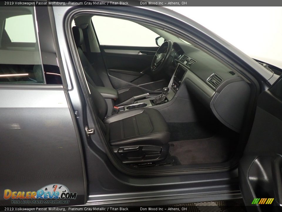 2019 Volkswagen Passat Wolfsburg Platinum Gray Metallic / Titan Black Photo #36