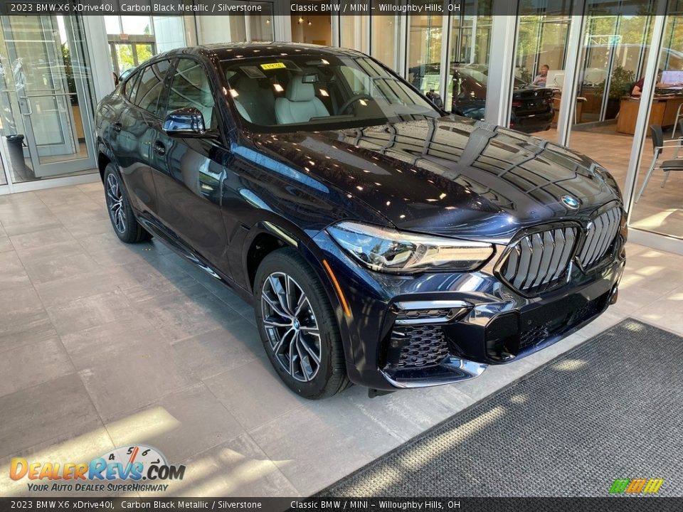 Front 3/4 View of 2023 BMW X6 xDrive40i Photo #1