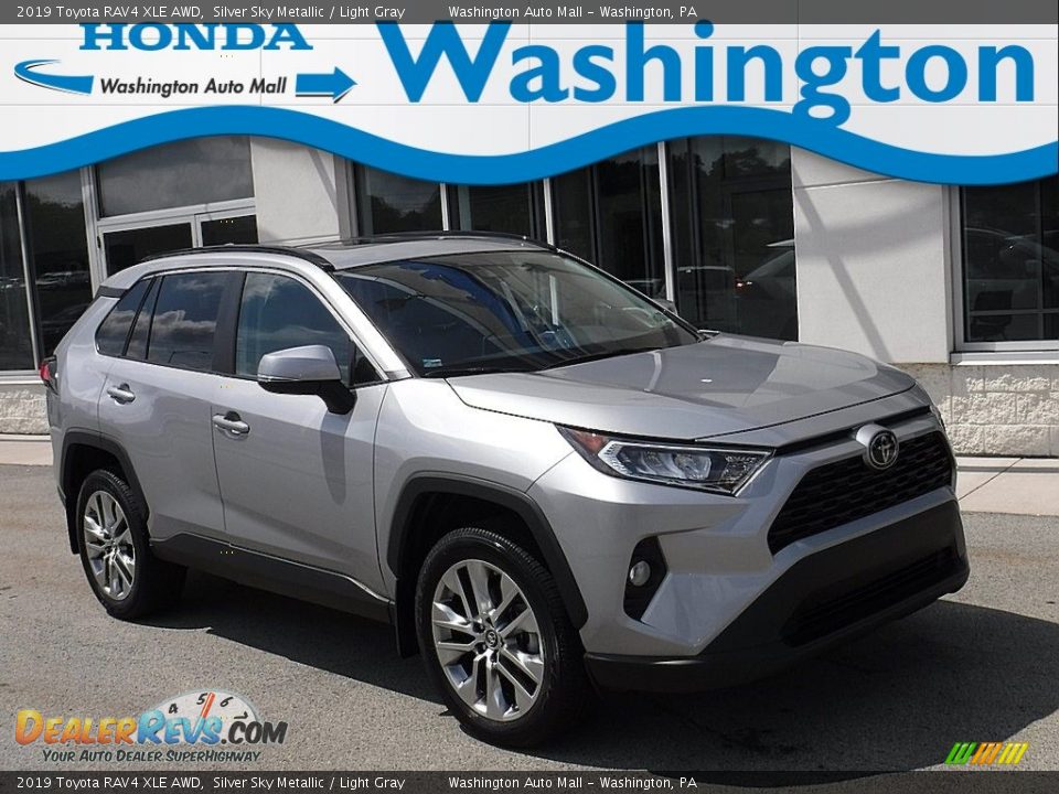 2019 Toyota RAV4 XLE AWD Silver Sky Metallic / Light Gray Photo #1