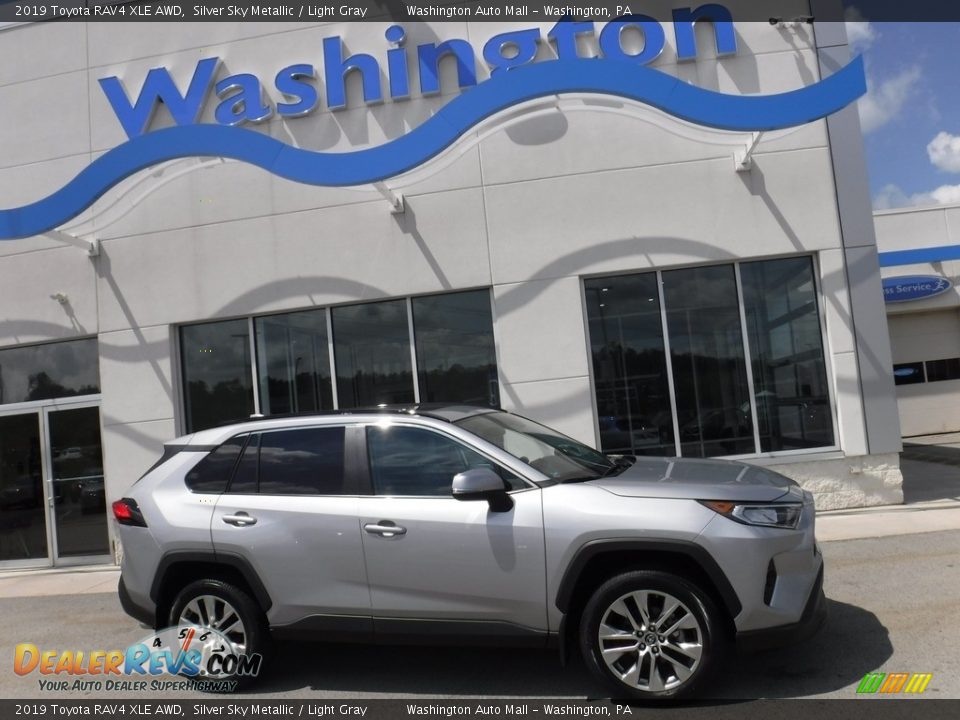 2019 Toyota RAV4 XLE AWD Silver Sky Metallic / Light Gray Photo #2