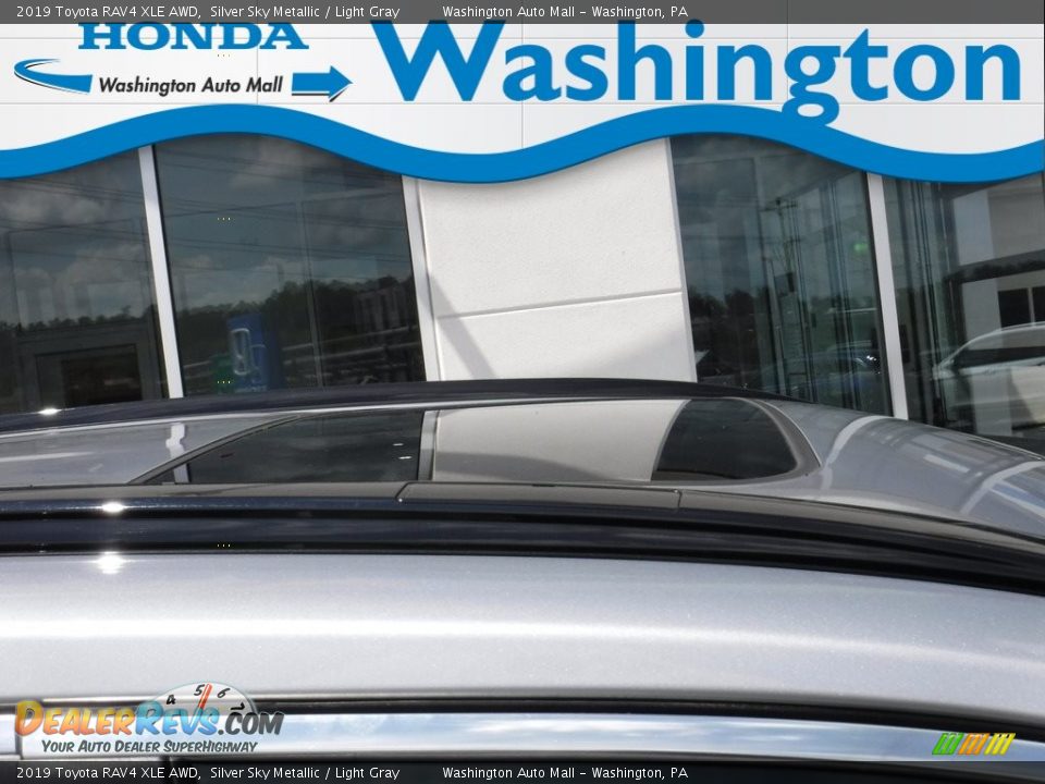 2019 Toyota RAV4 XLE AWD Silver Sky Metallic / Light Gray Photo #3