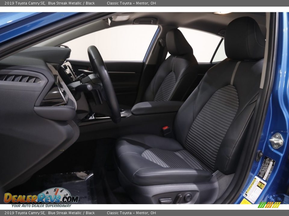 2019 Toyota Camry SE Blue Streak Metallic / Black Photo #5