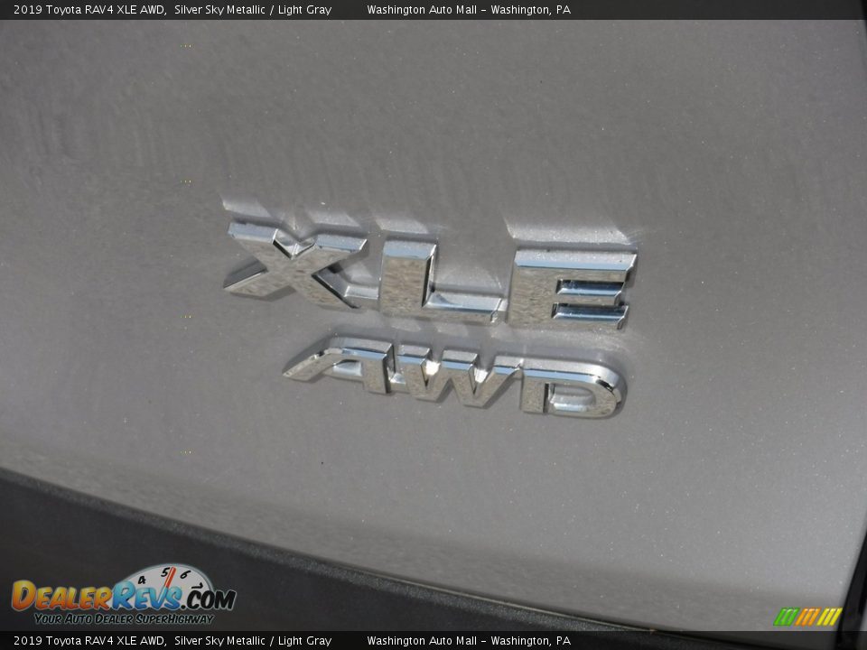 2019 Toyota RAV4 XLE AWD Silver Sky Metallic / Light Gray Photo #11