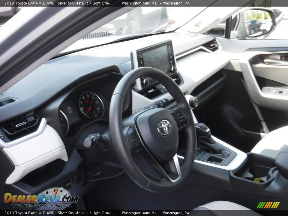 2019 Toyota RAV4 XLE AWD Silver Sky Metallic / Light Gray Photo #13
