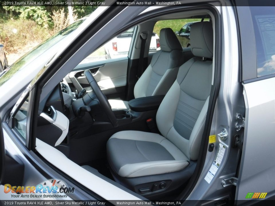 2019 Toyota RAV4 XLE AWD Silver Sky Metallic / Light Gray Photo #14