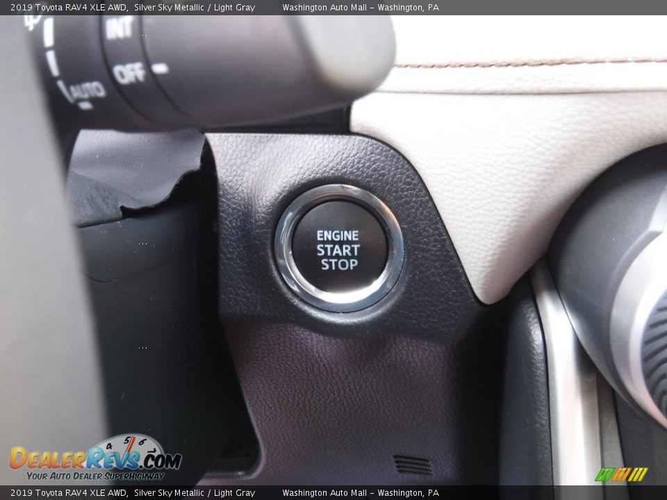 2019 Toyota RAV4 XLE AWD Silver Sky Metallic / Light Gray Photo #21