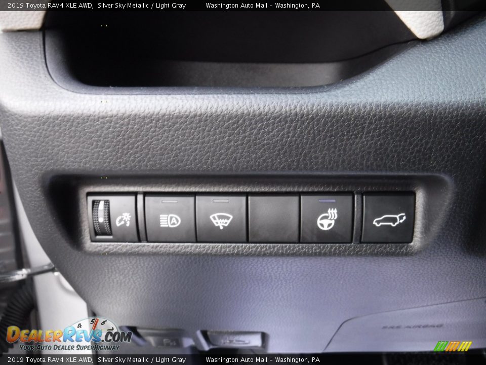 2019 Toyota RAV4 XLE AWD Silver Sky Metallic / Light Gray Photo #24