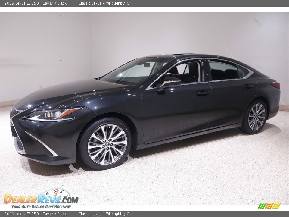 Front 3/4 View of 2019 Lexus ES 350 Photo #3