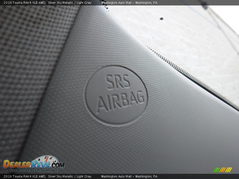 2019 Toyota RAV4 XLE AWD Silver Sky Metallic / Light Gray Photo #25