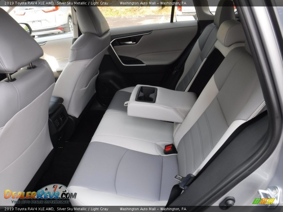 2019 Toyota RAV4 XLE AWD Silver Sky Metallic / Light Gray Photo #28
