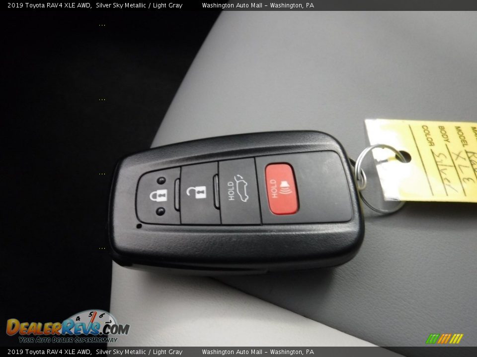 2019 Toyota RAV4 XLE AWD Silver Sky Metallic / Light Gray Photo #31