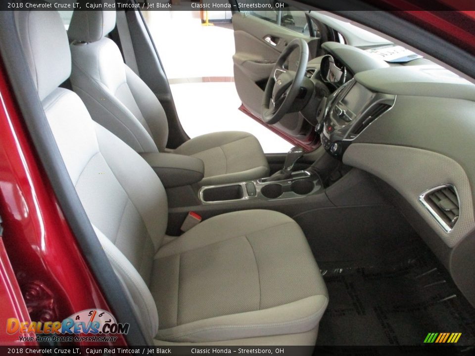 2018 Chevrolet Cruze LT Cajun Red Tintcoat / Jet Black Photo #16