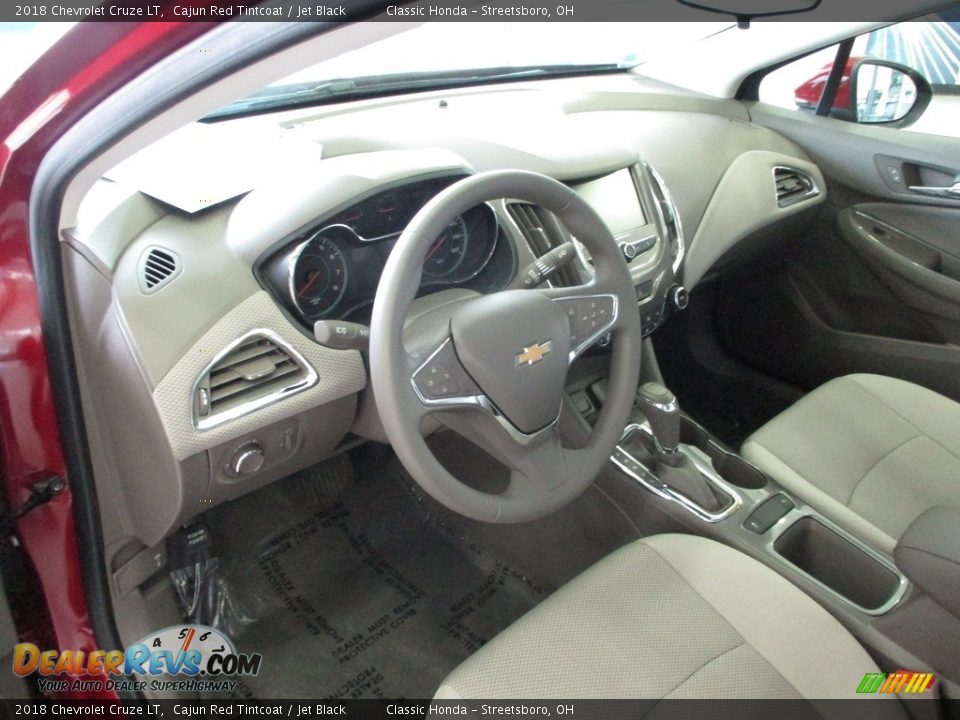 2018 Chevrolet Cruze LT Cajun Red Tintcoat / Jet Black Photo #26