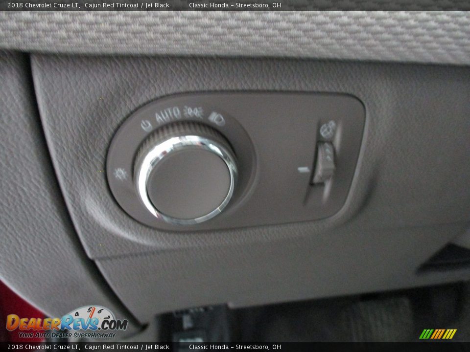 2018 Chevrolet Cruze LT Cajun Red Tintcoat / Jet Black Photo #28