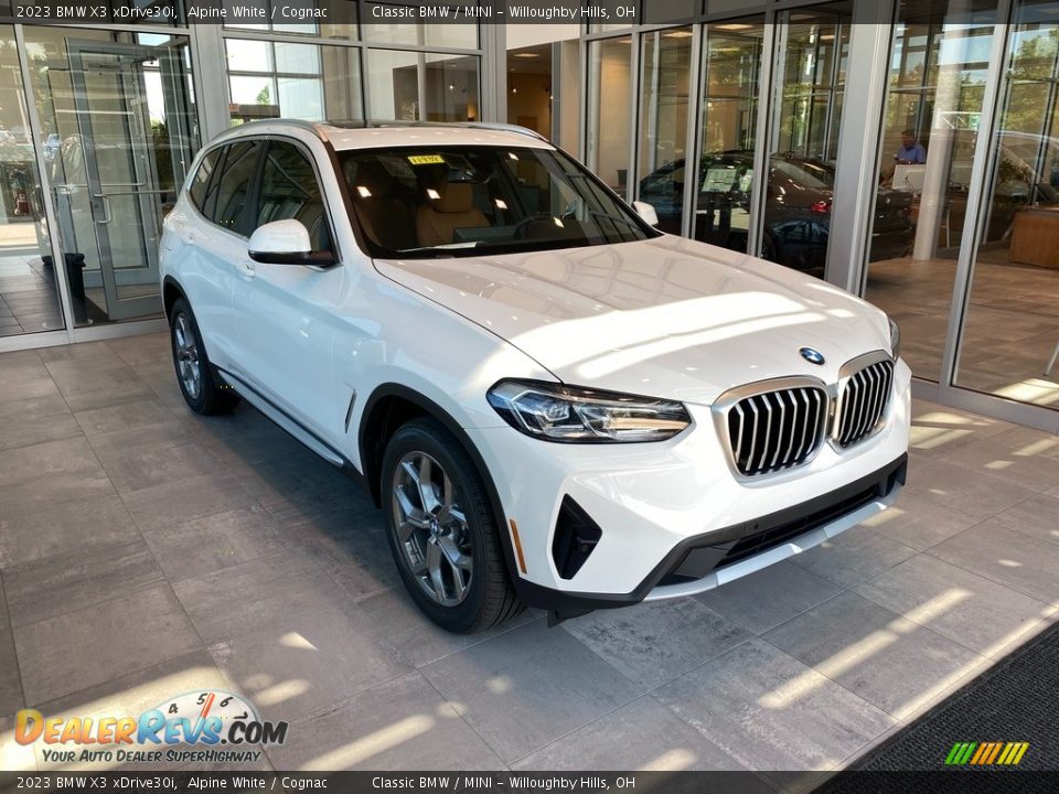 Front 3/4 View of 2023 BMW X3 xDrive30i Photo #1