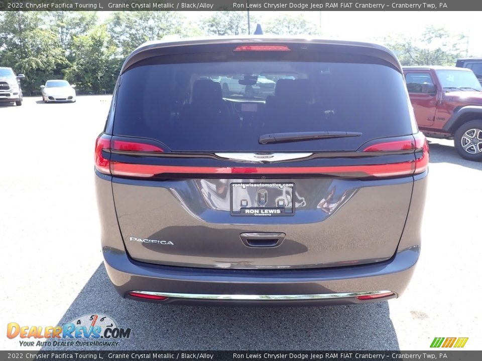 2022 Chrysler Pacifica Touring L Granite Crystal Metallic / Black/Alloy Photo #4