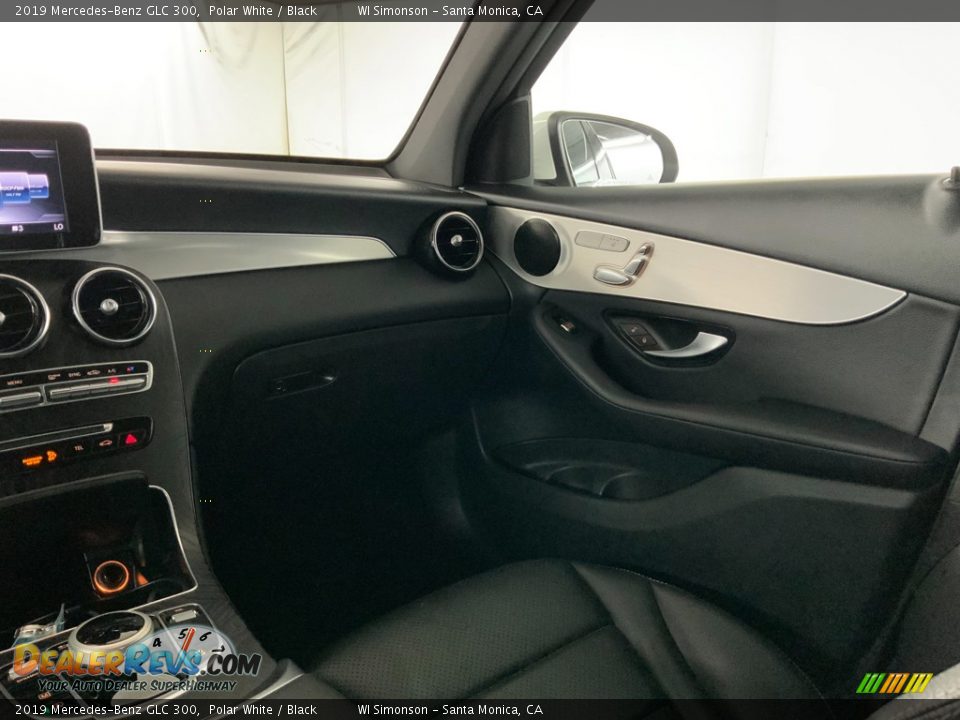 2019 Mercedes-Benz GLC 300 Polar White / Black Photo #27