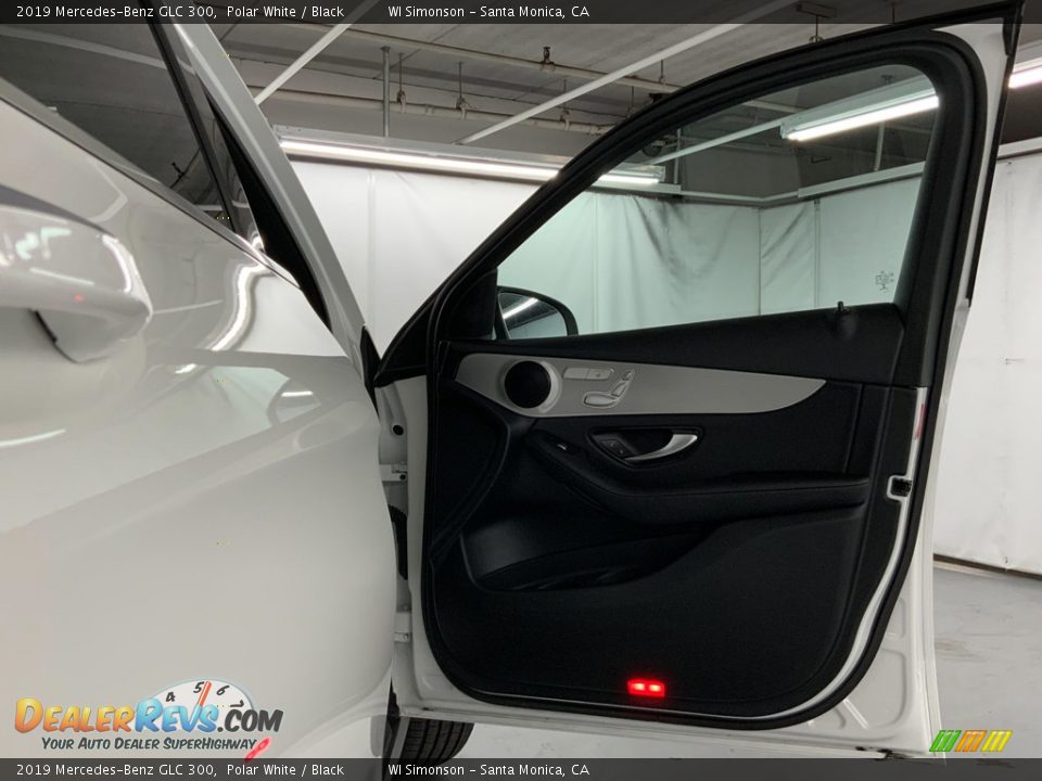 2019 Mercedes-Benz GLC 300 Polar White / Black Photo #31