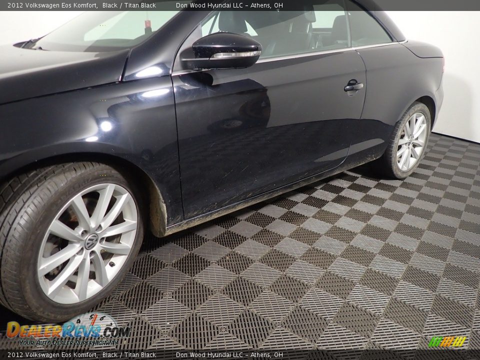 2012 Volkswagen Eos Komfort Black / Titan Black Photo #10
