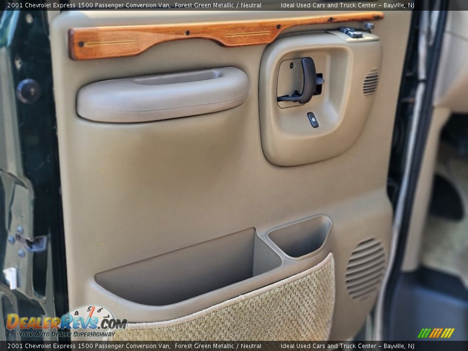Door Panel of 2001 Chevrolet Express 1500 Passenger Conversion Van Photo #26