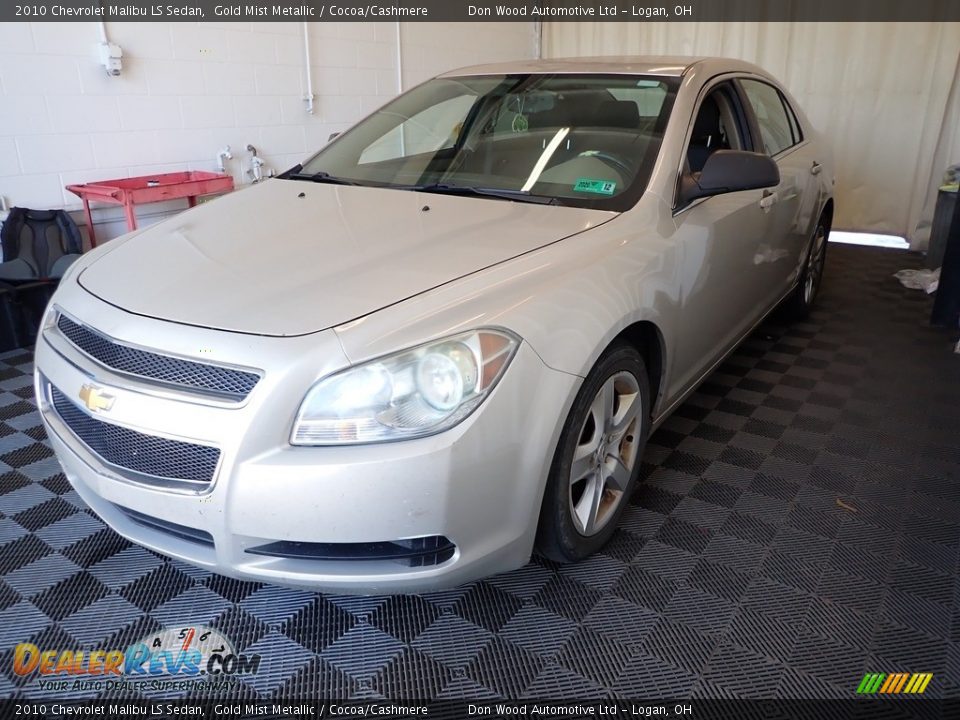 2010 Chevrolet Malibu LS Sedan Gold Mist Metallic / Cocoa/Cashmere Photo #3