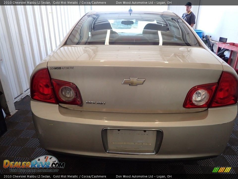 2010 Chevrolet Malibu LS Sedan Gold Mist Metallic / Cocoa/Cashmere Photo #5