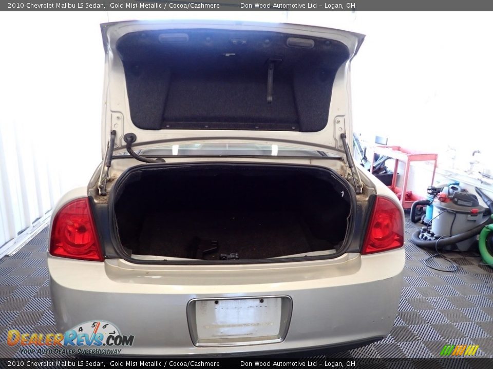 2010 Chevrolet Malibu LS Sedan Gold Mist Metallic / Cocoa/Cashmere Photo #6