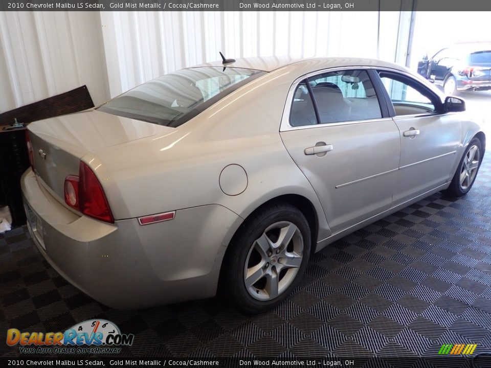 2010 Chevrolet Malibu LS Sedan Gold Mist Metallic / Cocoa/Cashmere Photo #8