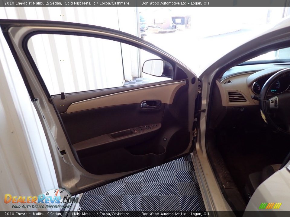 2010 Chevrolet Malibu LS Sedan Gold Mist Metallic / Cocoa/Cashmere Photo #9