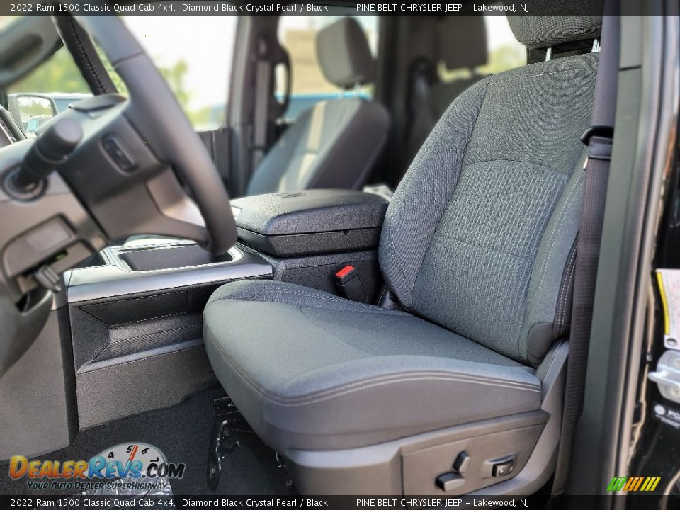 2022 Ram 1500 Classic Quad Cab 4x4 Diamond Black Crystal Pearl / Black Photo #10