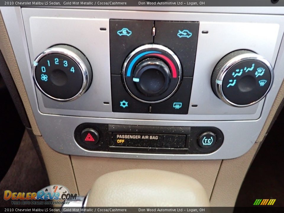 2010 Chevrolet Malibu LS Sedan Gold Mist Metallic / Cocoa/Cashmere Photo #16