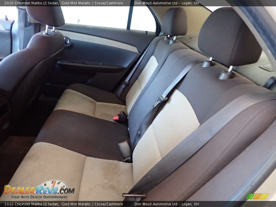 2010 Chevrolet Malibu LS Sedan Gold Mist Metallic / Cocoa/Cashmere Photo #19