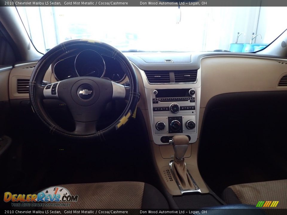2010 Chevrolet Malibu LS Sedan Gold Mist Metallic / Cocoa/Cashmere Photo #20